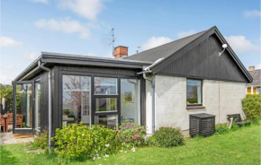 Beautiful Home In Svaneke With Wifi